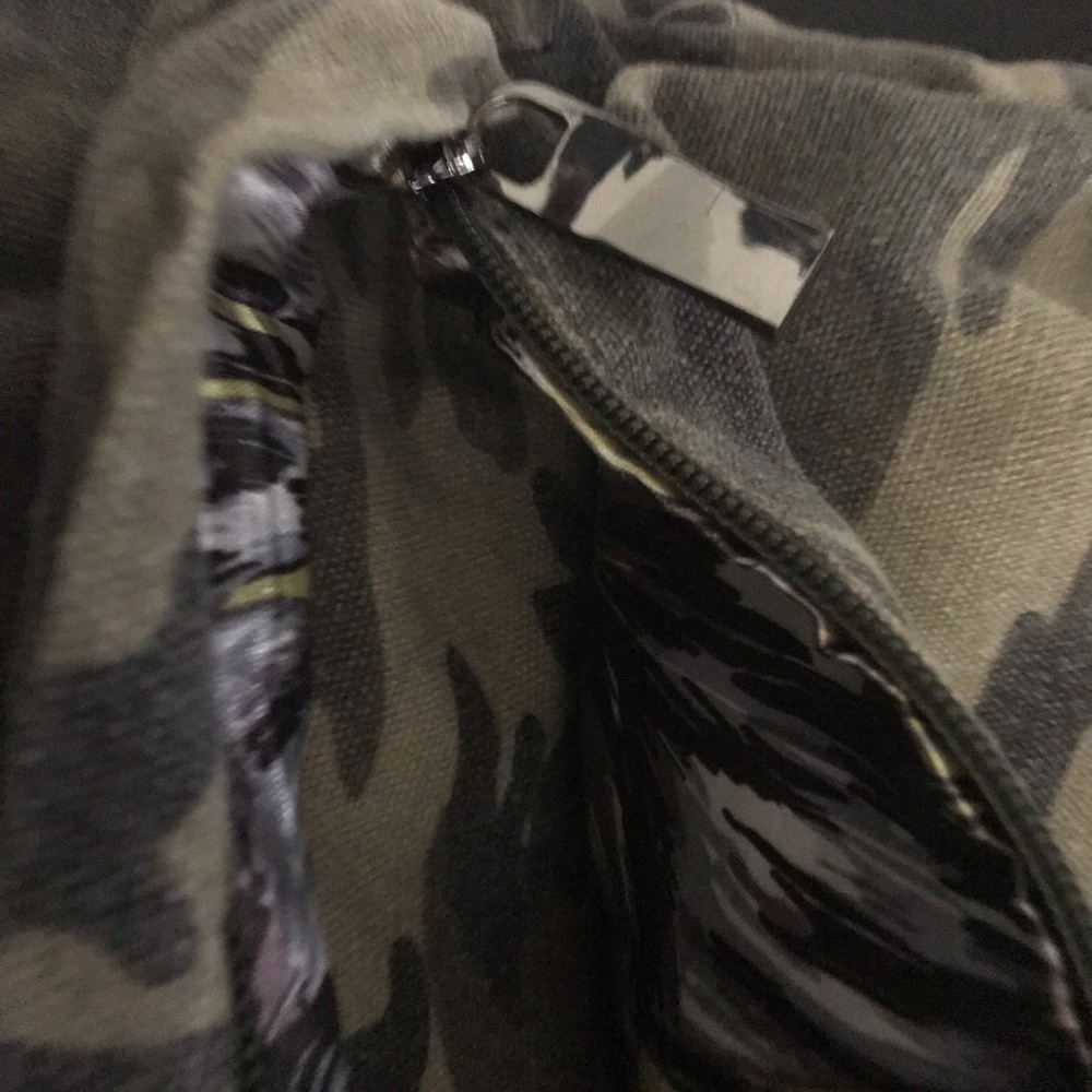 Camo Backpack - Picture 3 of 6